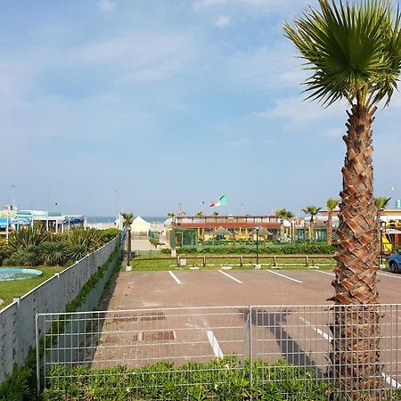 קיוג'ה Sottomarina Beach Apartment מראה חיצוני תמונה